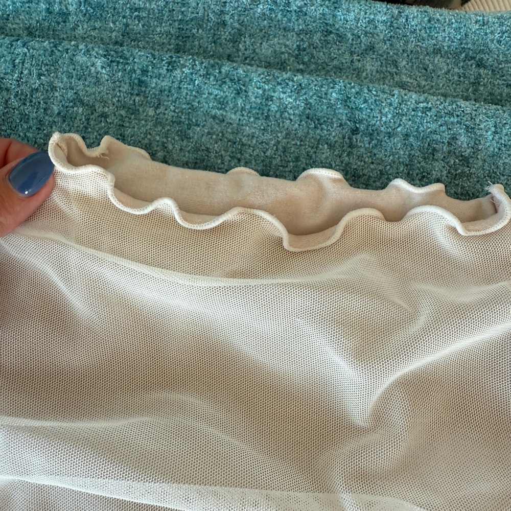 Chic Cream Ruched Blouse - Picture 3 of 11